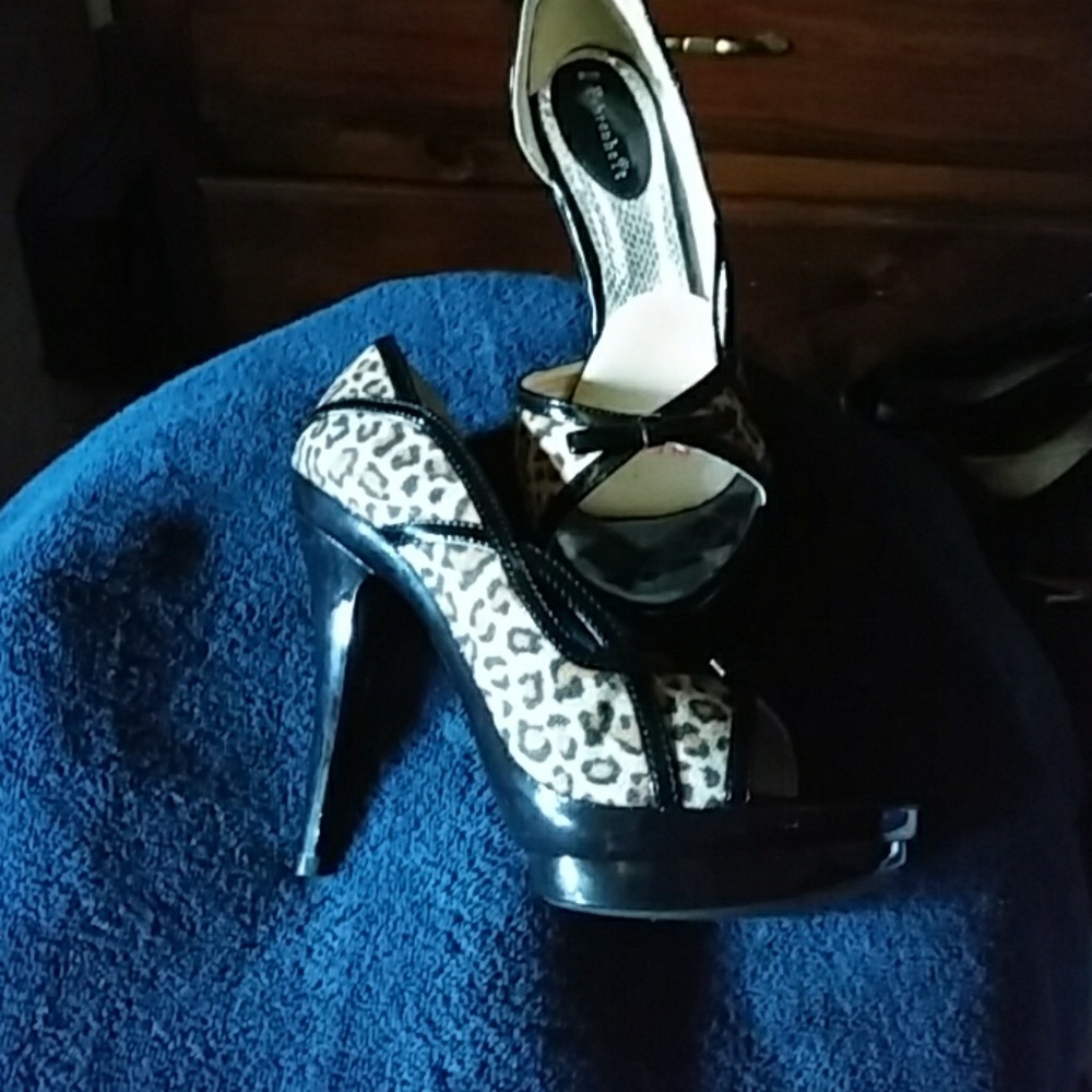 Fahrenheit Leopard Print Heels